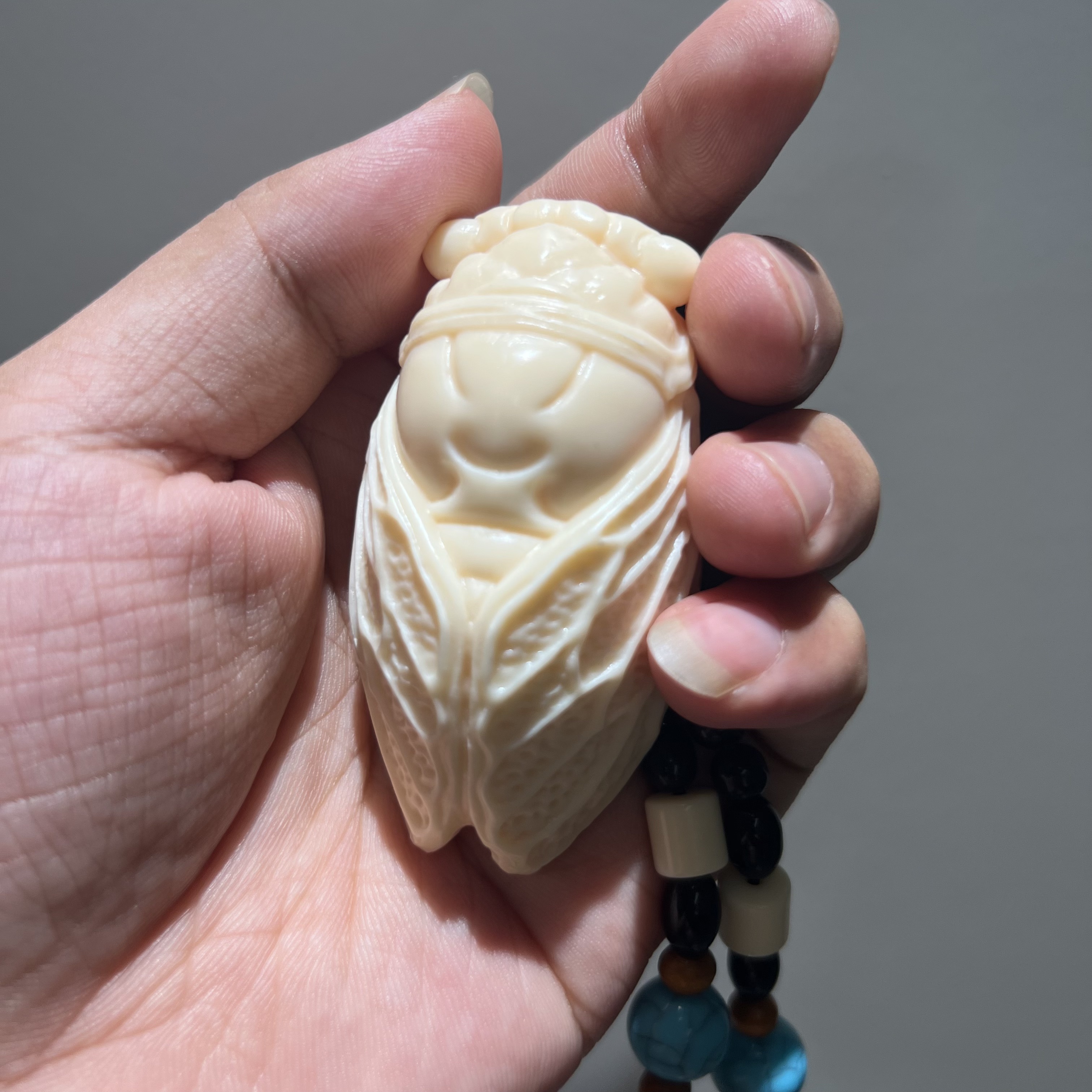 象牙果雕刻一鸣惊人知了手把件挂件摆件蝉手把件挂件随身文玩挂件