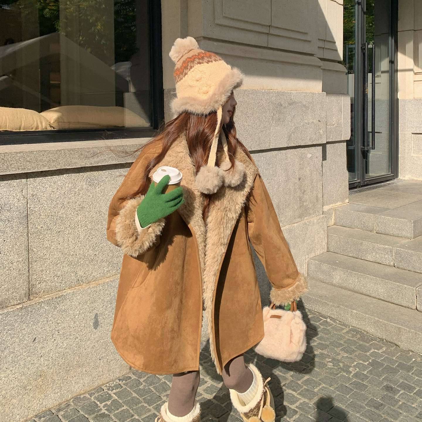 英伦学院风皮毛一体外套女2025冬季新款茶褐色氛围感防风加厚上衣