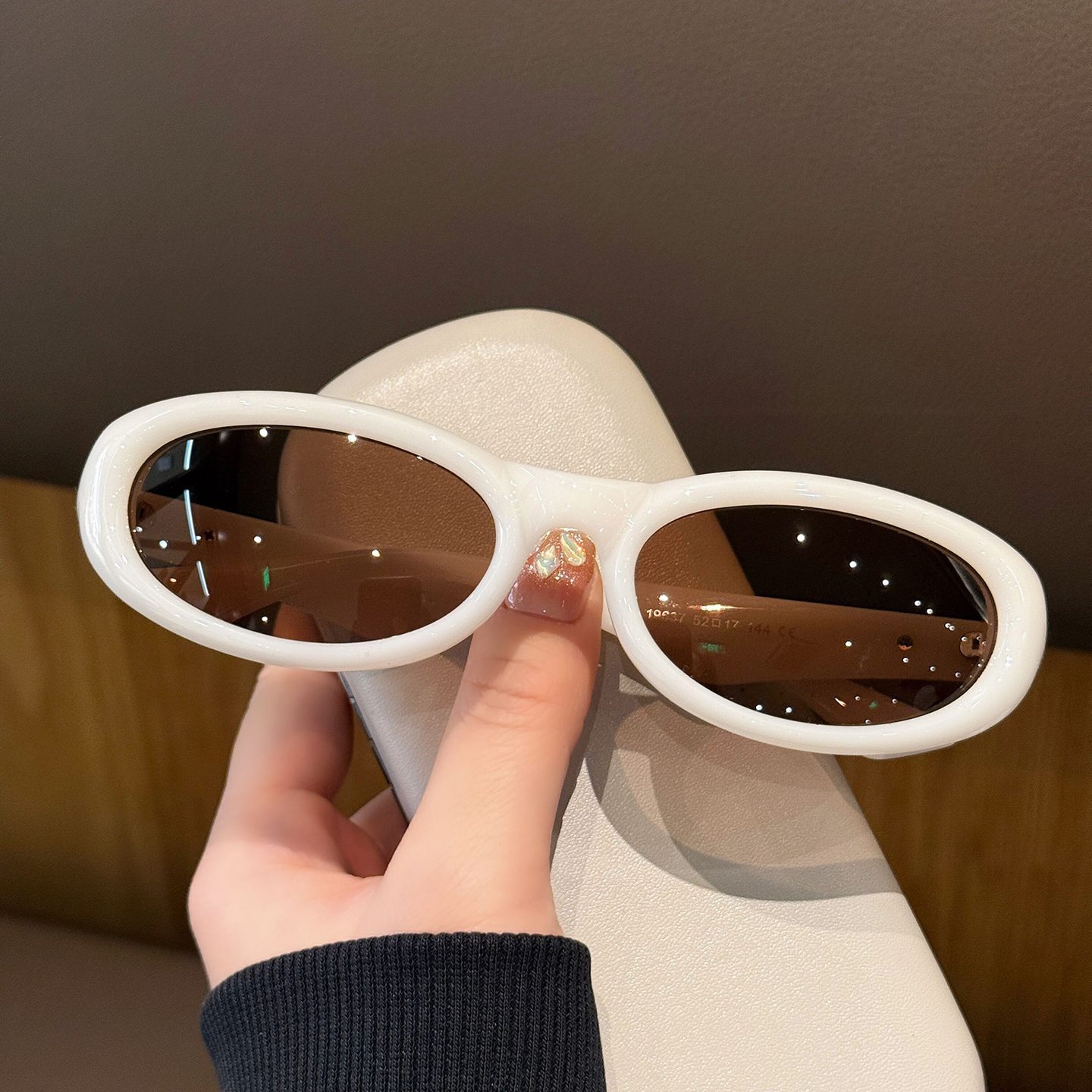 欧美复古猫眼墨镜亮色系辣妹眼镜防紫外线太阳镜女装饰出游方圆脸