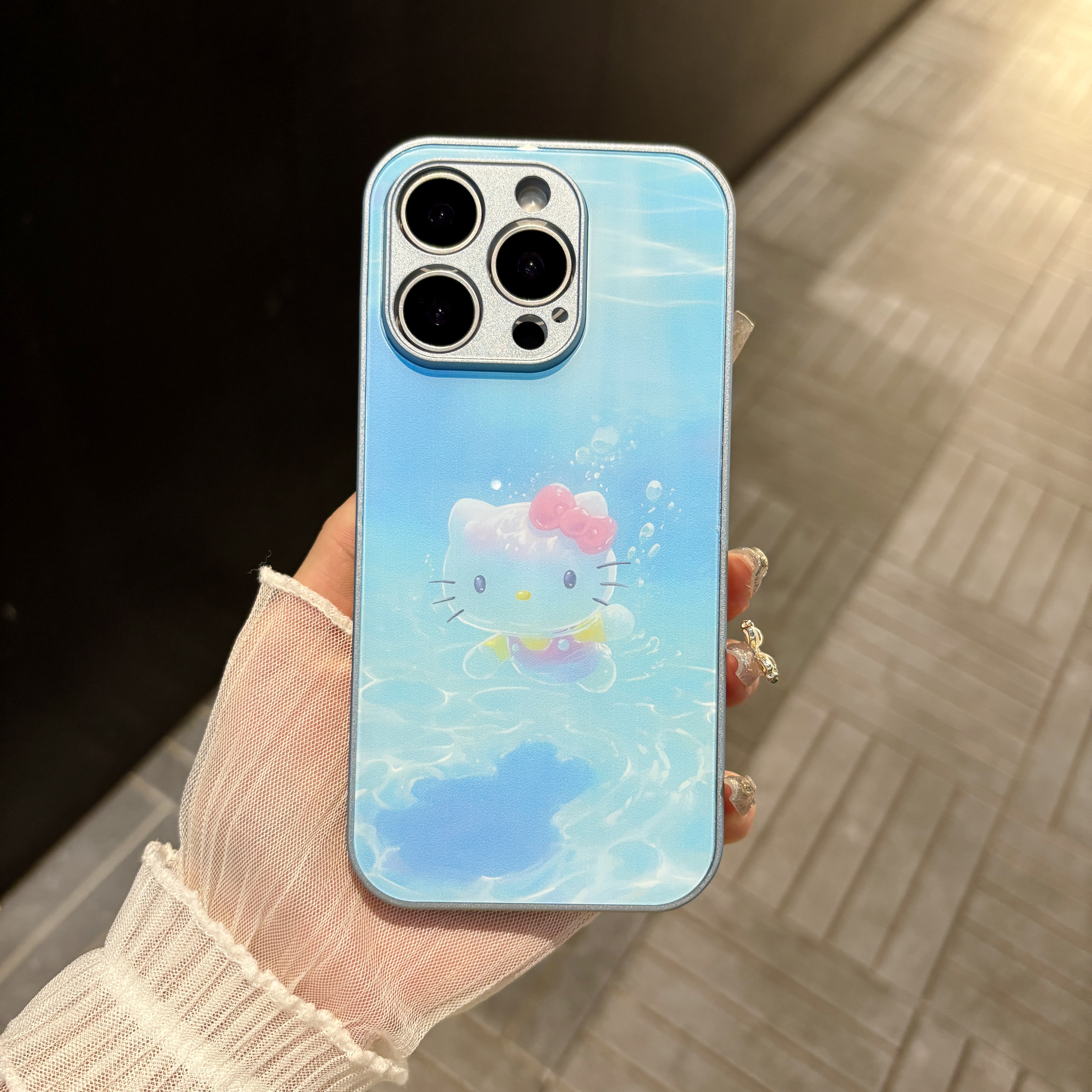 苹果/华为/oppo/vivo/小米 潜水凯蒂适用iPhone16肤感玻璃手机壳