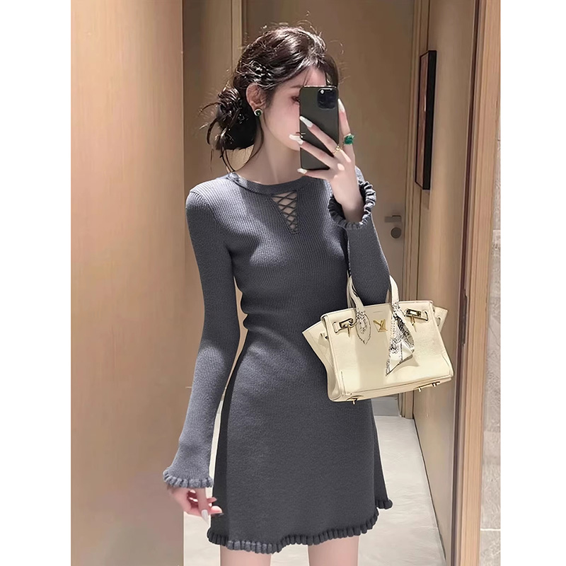 性感辣妹圆领长袖花边针织连衣裙女秋冬镂空收腰显瘦A字短裙子ins