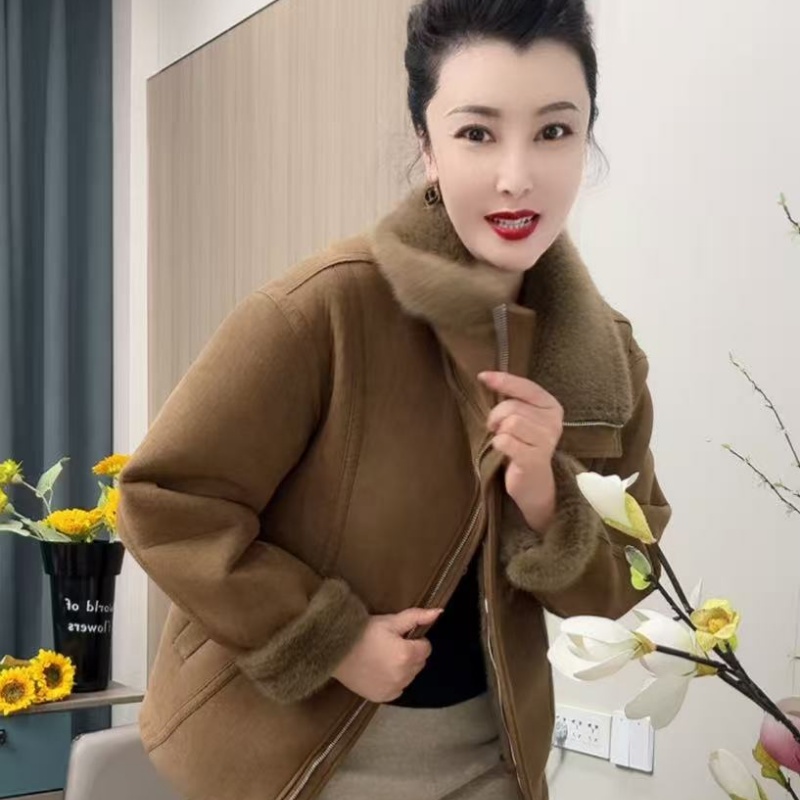 35暖绒格调韩版女短外套时尚大衣上衣保暖加绒加厚款轻熟风网红