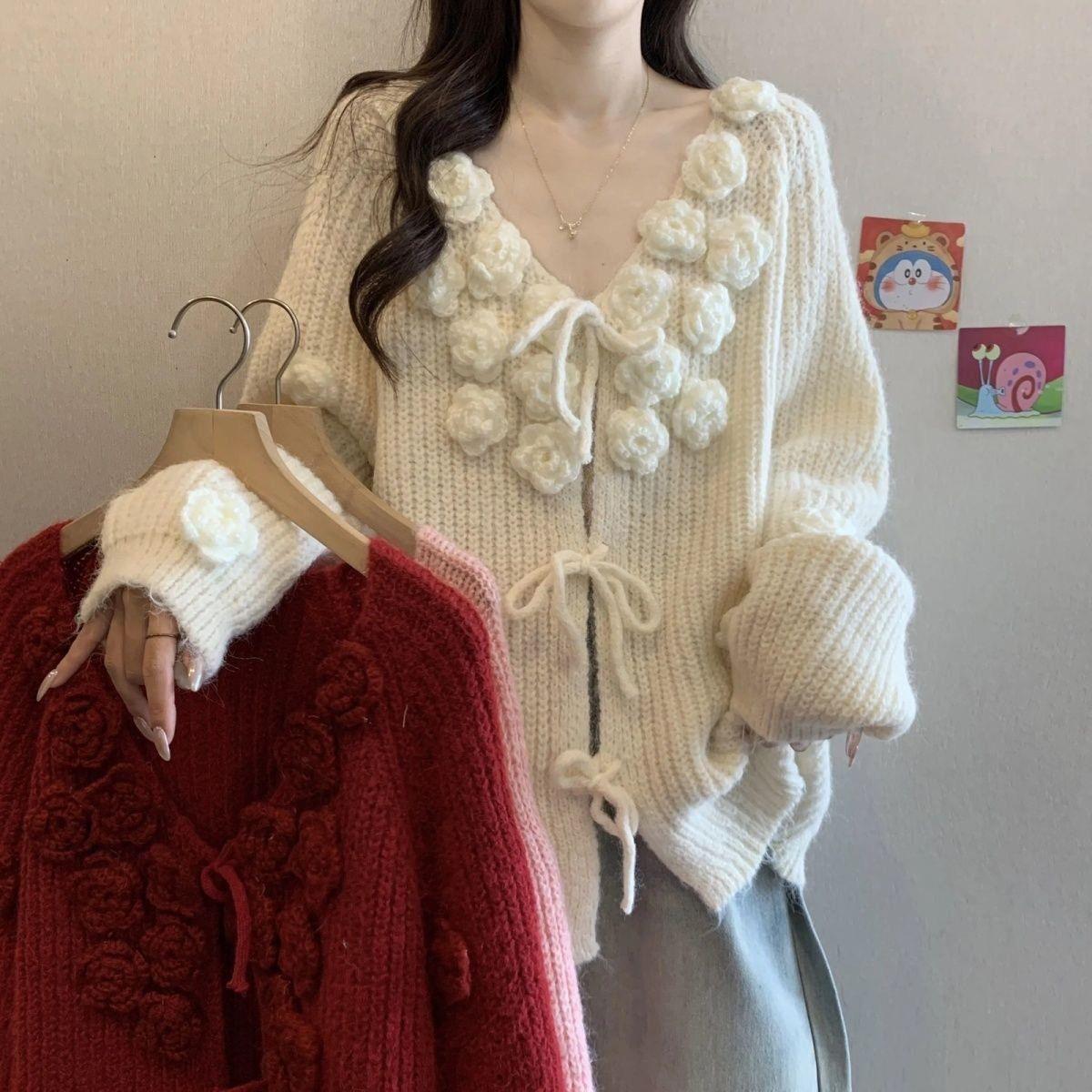 红色V领针织开衫毛衣外套女春秋大码胖mm显瘦设计感立体花朵上衣