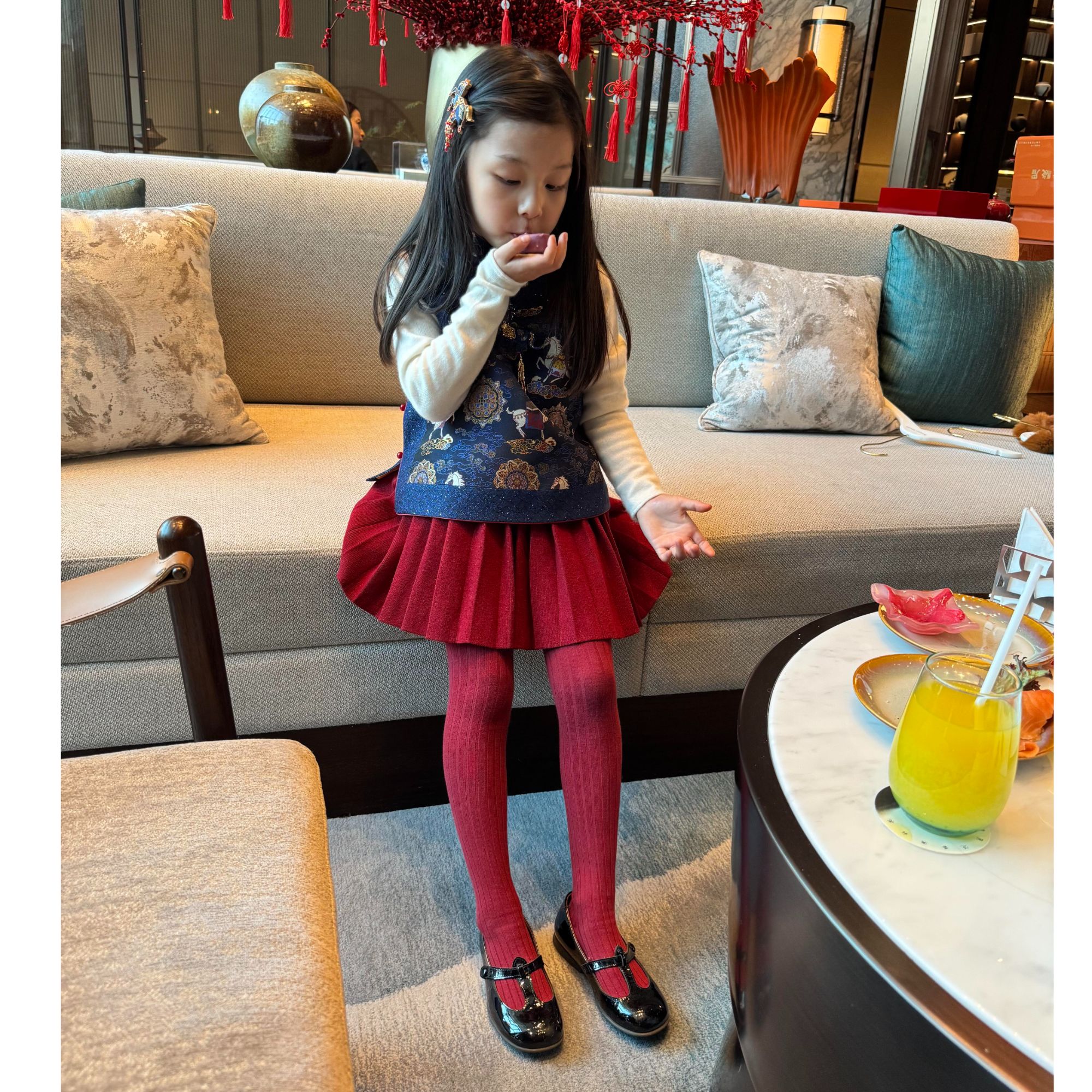 小思家2025冬季新款新中式国风马甲红色百褶裙女童新年拜年服套装