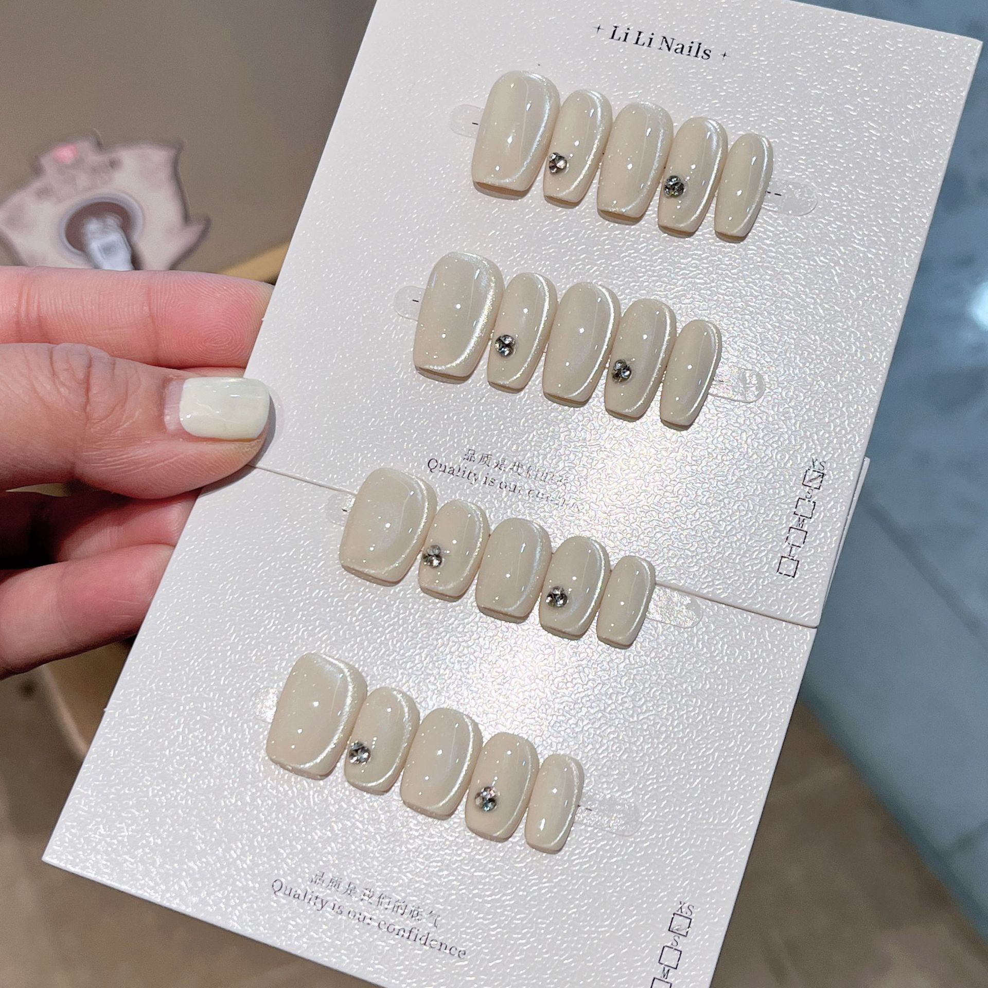 小红书爆款白猫眼堆钻白钻测光纯色猫眼高品质纯手工穿戴美甲