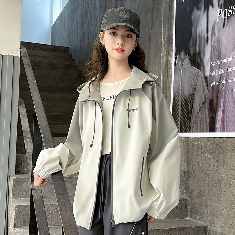 女童春季外套2025新款儿童洋气时髦开春冲锋衣大童女装青少年风衣