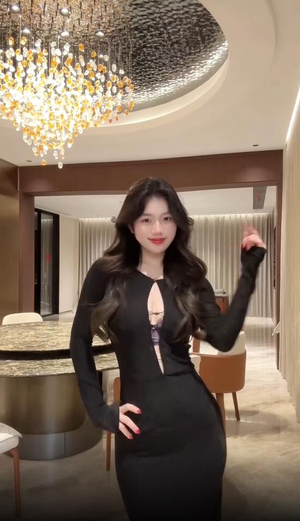 法式针织长袖连衣裙女秋季修身显瘦内搭高级感气质性感打底包臀裙