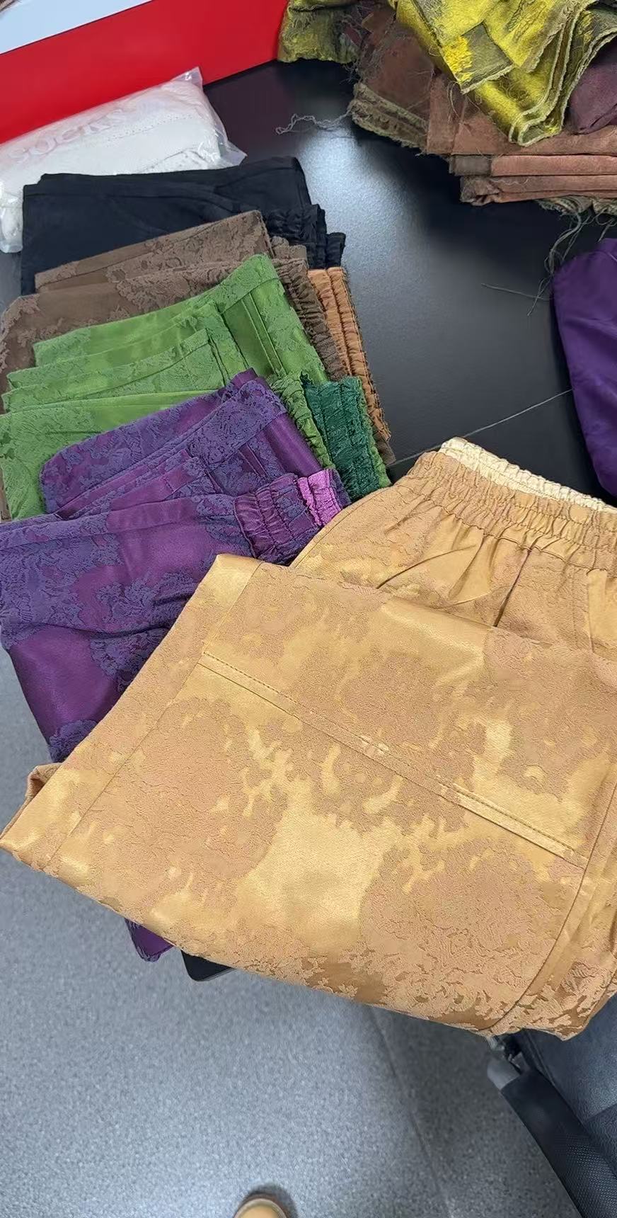 重缎提花多色立体浮雕时尚萝卜裤