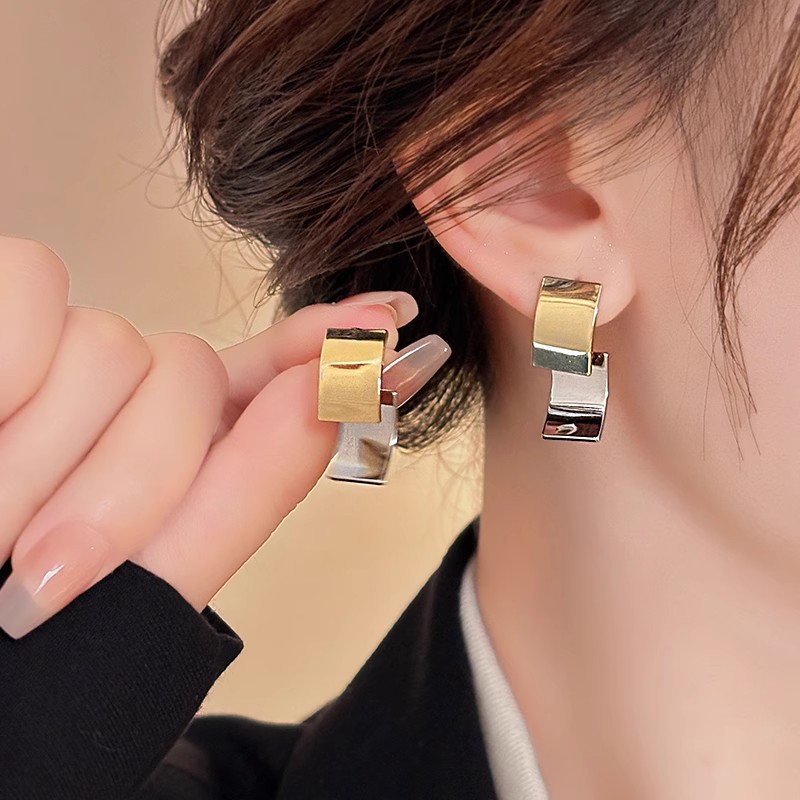 合金耳饰 金色金属耳环女2025新款轻奢高级感气质大气耳钉巨好看
