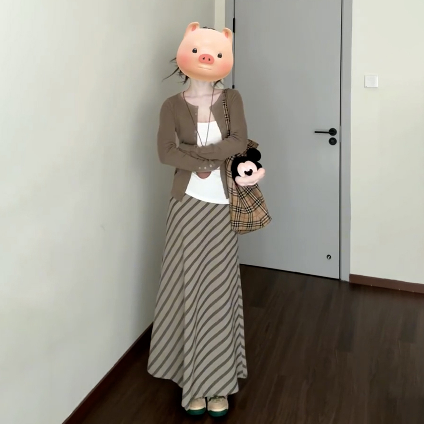 大码胖mm秋季新款宽松针织外衫女+吊带背心+条纹半身裙三件套装