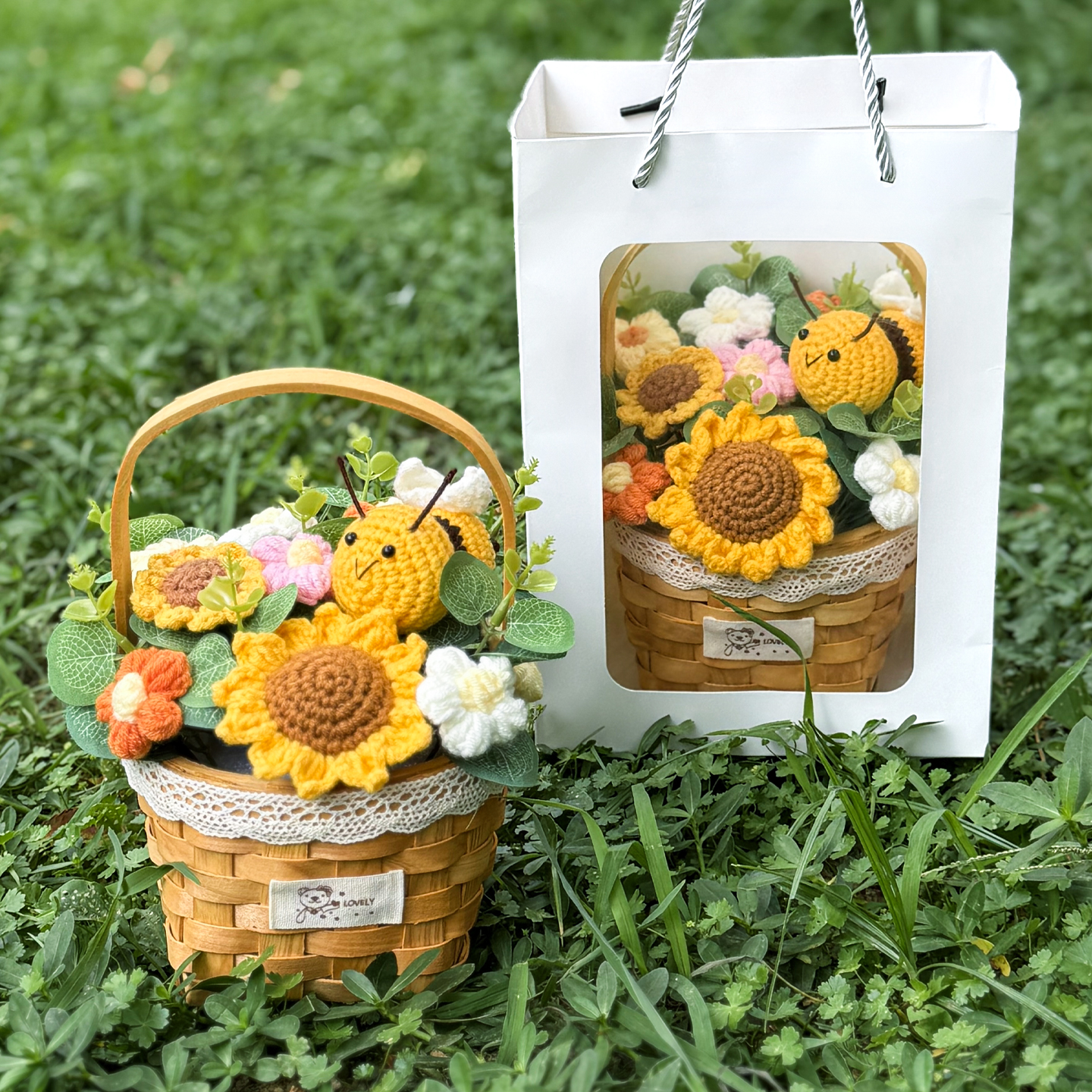 成品毛线花向日葵小蜜蜂花篮桌面摆件创意礼物2025年新款送闺蜜