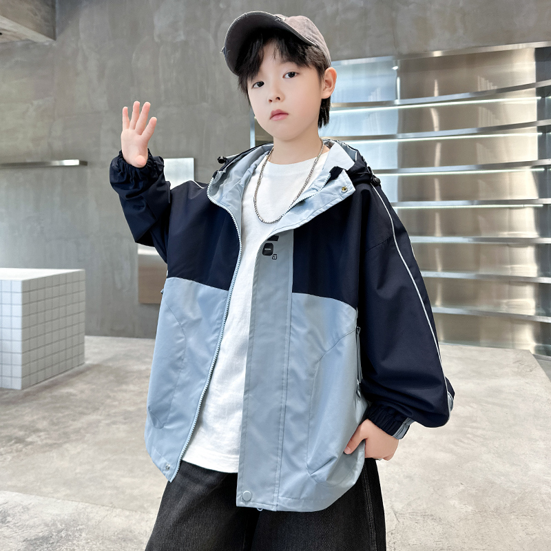 儿童装男童外套春秋款2025新款秋季男孩酷帅衣服青少年冲锋衣秋装