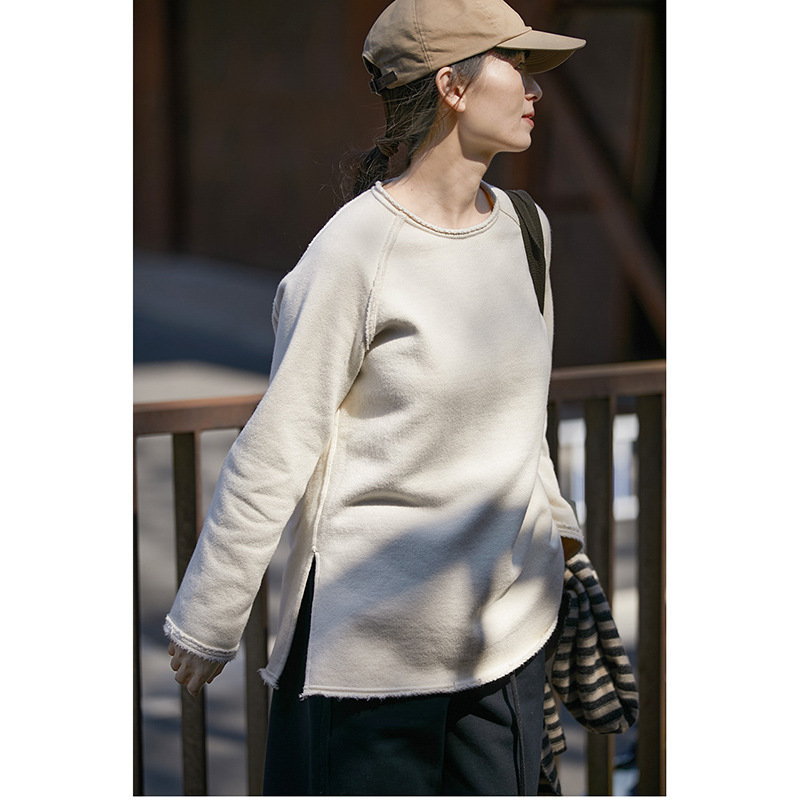 文艺复古宽松休闲奶白色牦牛绒圆领针织开衩卫衣秋冬上衣宽松复古