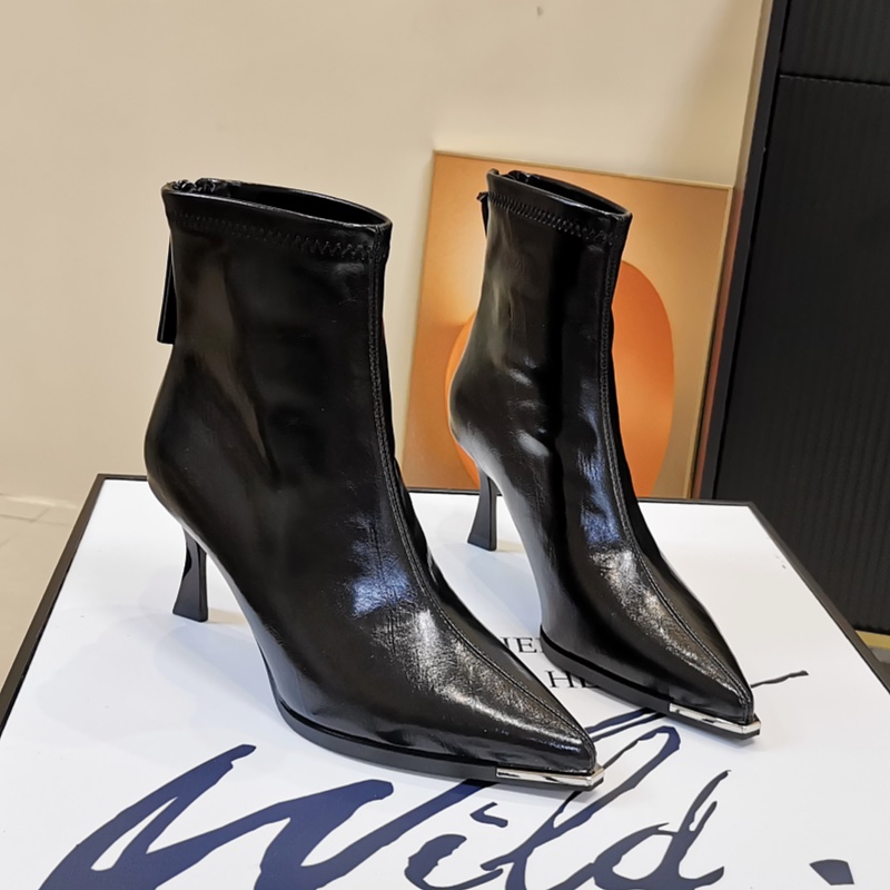 【万达撤柜】法式尖头短靴女2025秋季新款配裙子小众瘦瘦高跟筒靴