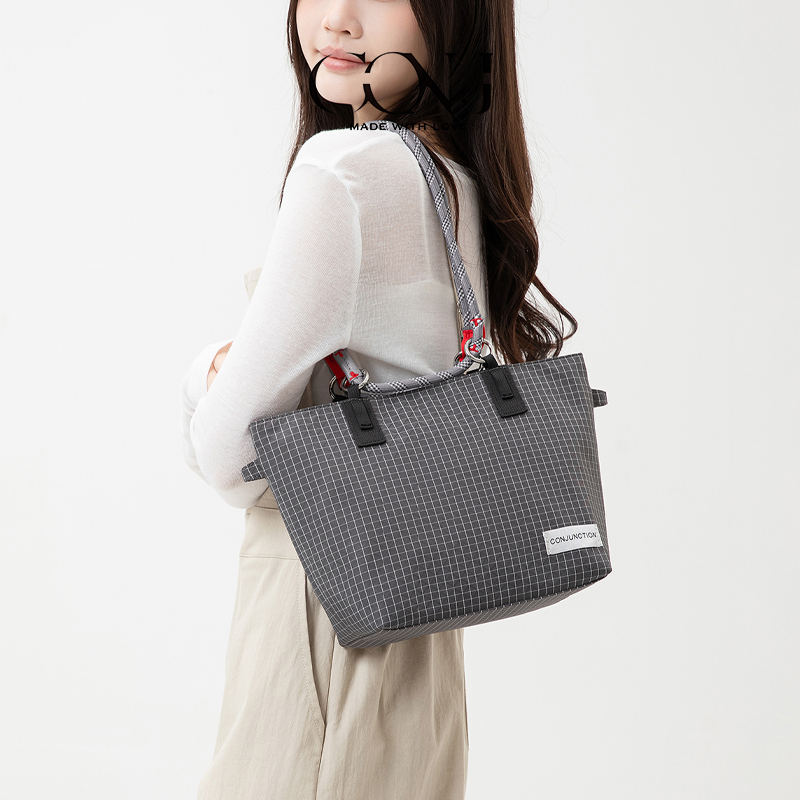 CON.J大容量手提包日韩系格纹简约小众防水尼龙休闲单肩斜挎包