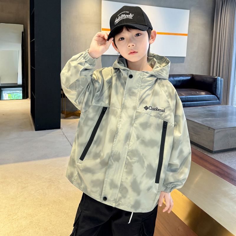 男童春秋外套2025新款儿童春装迷彩风衣中大童洋气秋季连帽上衣潮
