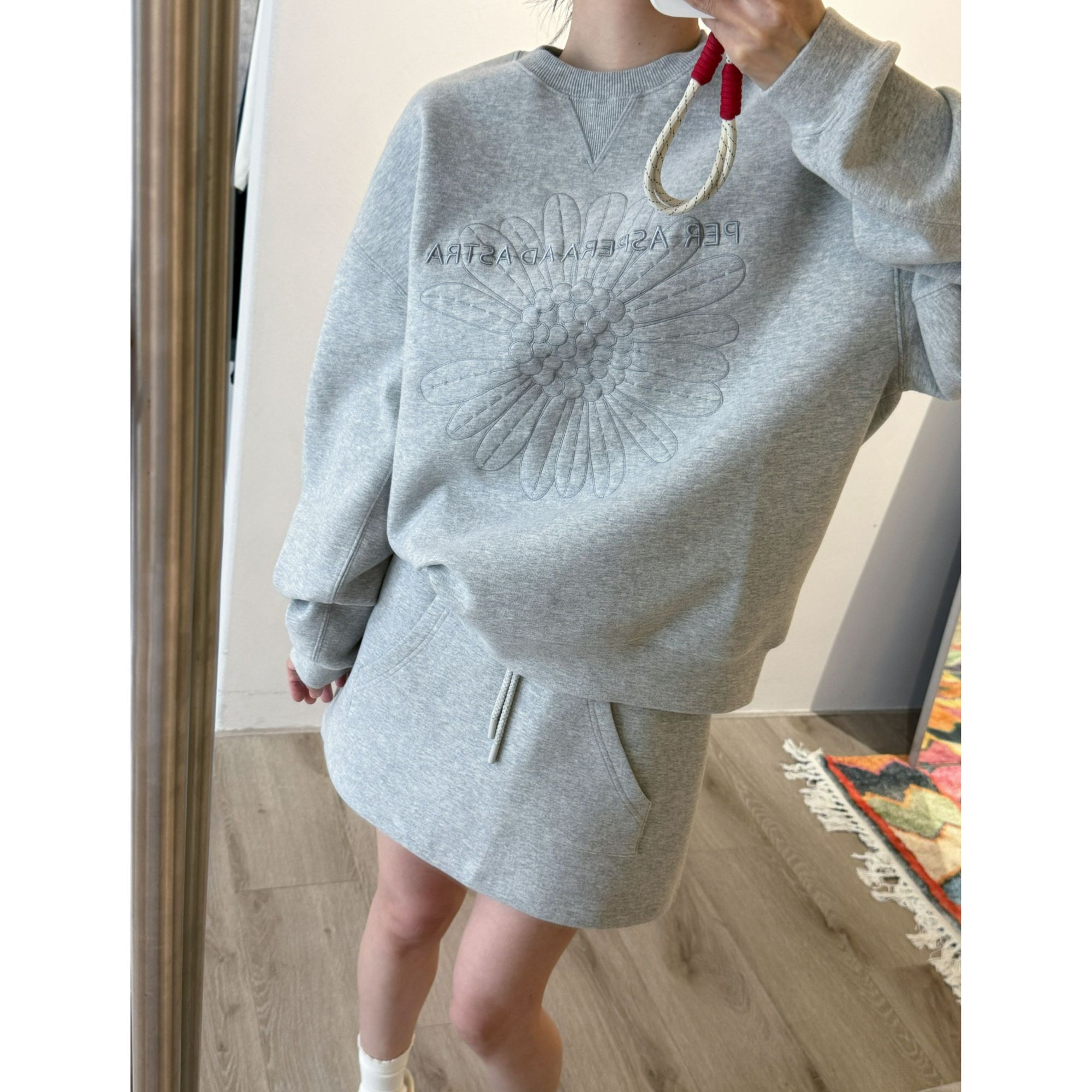 遛弯套装 小雏菊立体绣花休闲圆领长袖卫衣/短裙