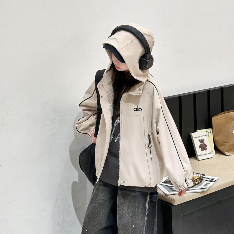 女童外套秋装2025新款洋气大童夹克儿童春秋款女孩超好看连帽上衣
