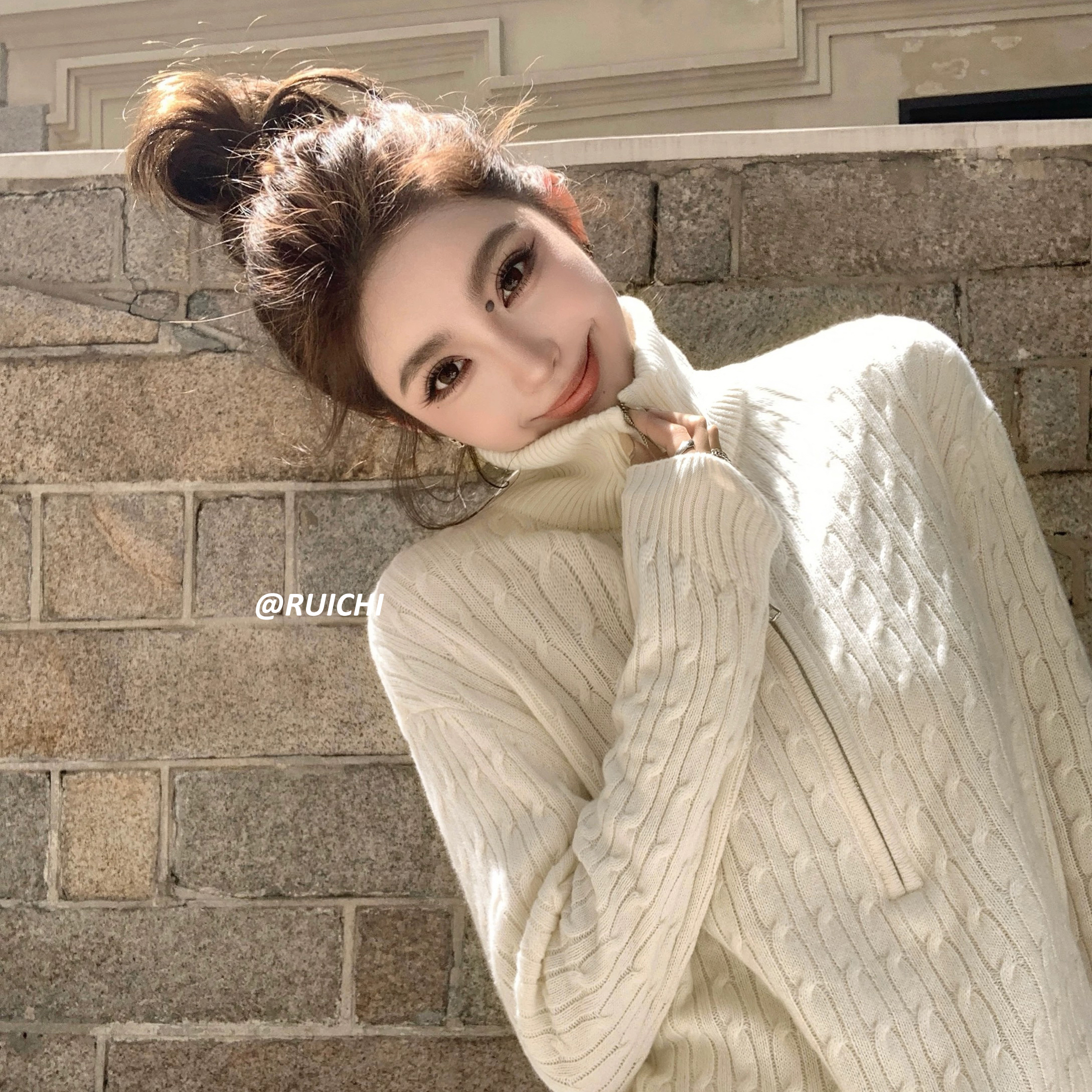 韩系慵懒感2025秋冬半高领拉链麻花奶系高级洋气显瘦针织上衣女