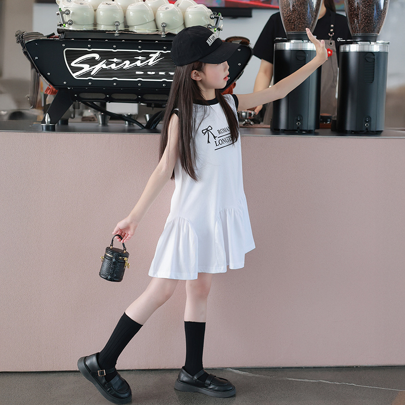 2025小女孩洋气裙子新款女童夏季连衣裙海边度假裙儿童夏装背心裙