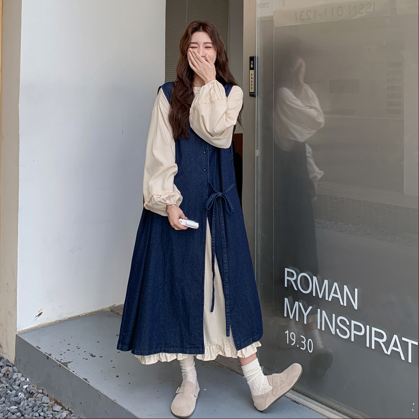 韩系早秋连衣裙套装女巨好看高级感牛仔背心裙米白色长裙两件套