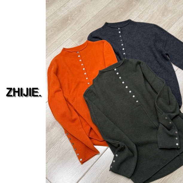 ZHIJIEFUSHI.排扣设计/精致半高领羊毛羊绒针织衫