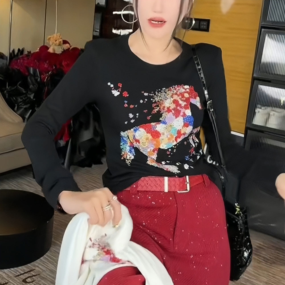 黑色打底衫女士秋冬2025新款高级感减龄修身显瘦洋气刺绣内搭上衣