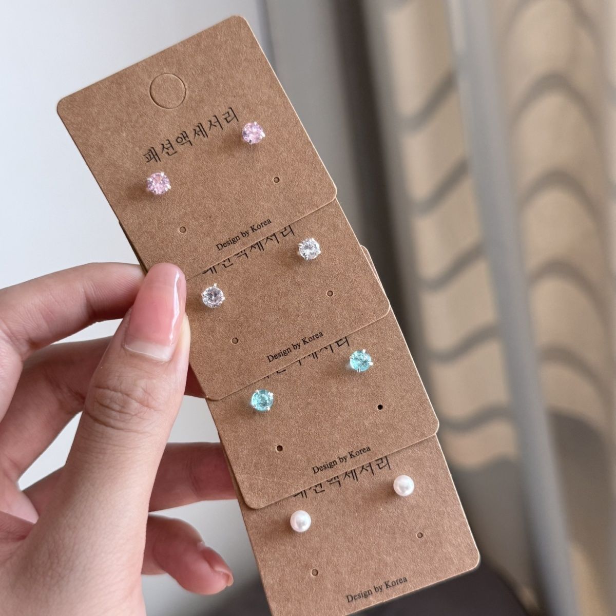 合金耳饰 迷你爆闪耳钉女2025新款简约ins百搭耳饰气质耳骨钉小众