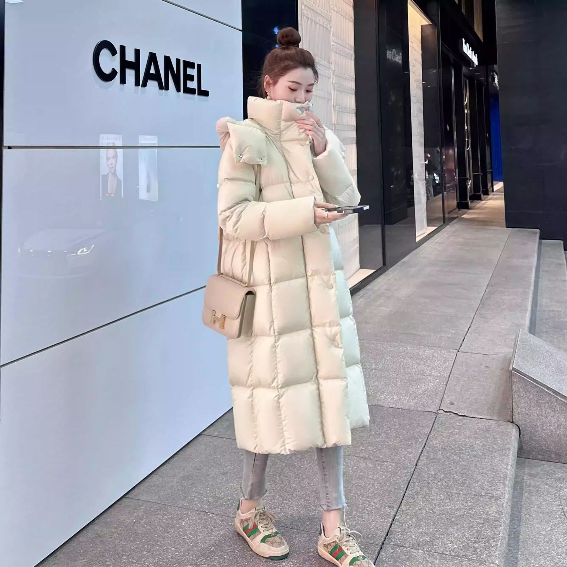 冬季新款女士中长款加厚白鹅绒连帽过膝保暖羽绒服