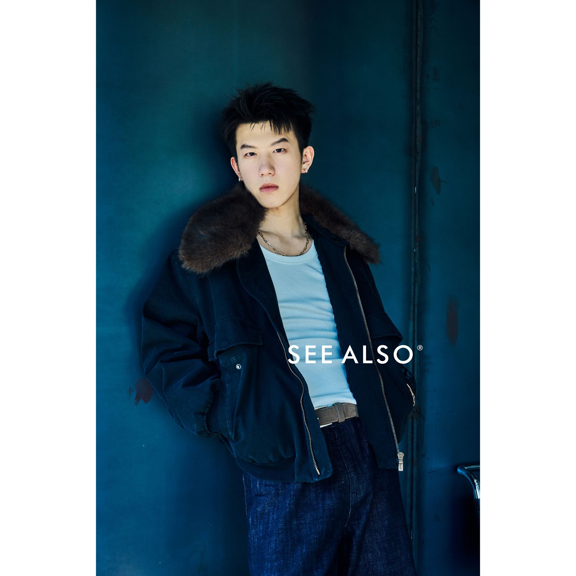 SEE ALSO『黑标座山雕』重工复古工装双口袋拉链毛领新雪丽棉服外套