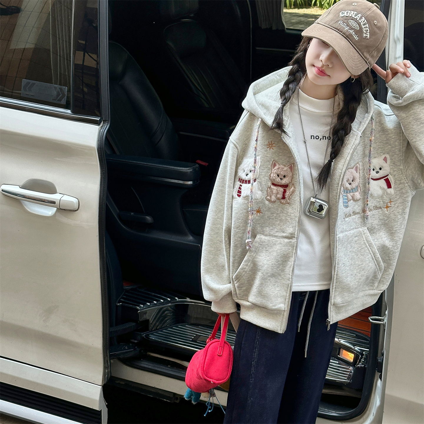 女童秋冬加厚外套2025新款深秋猫咪加厚保暖卫衣外套宽松厚牛仔裤