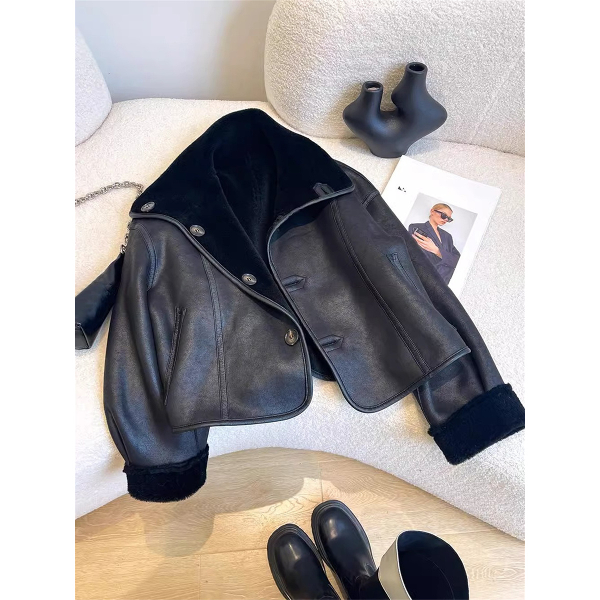 黑色皮毛一体短款翻领外套2025年秋冬气质美拉德加厚百搭夹克上衣