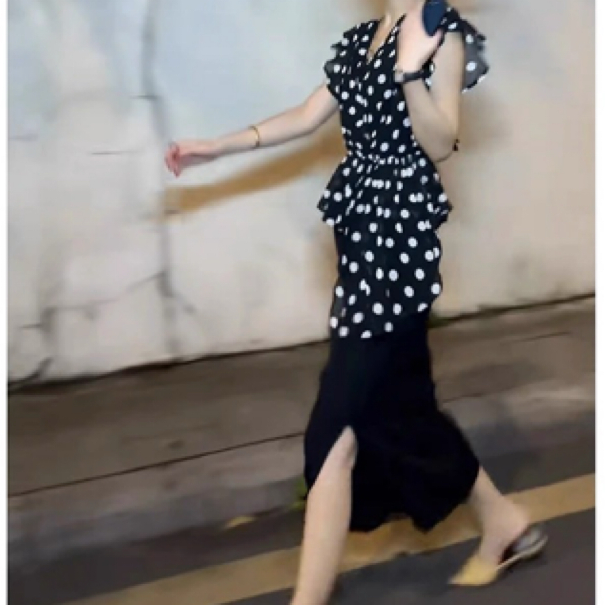 新款优雅气感黑色波点上衣配半身裙女装