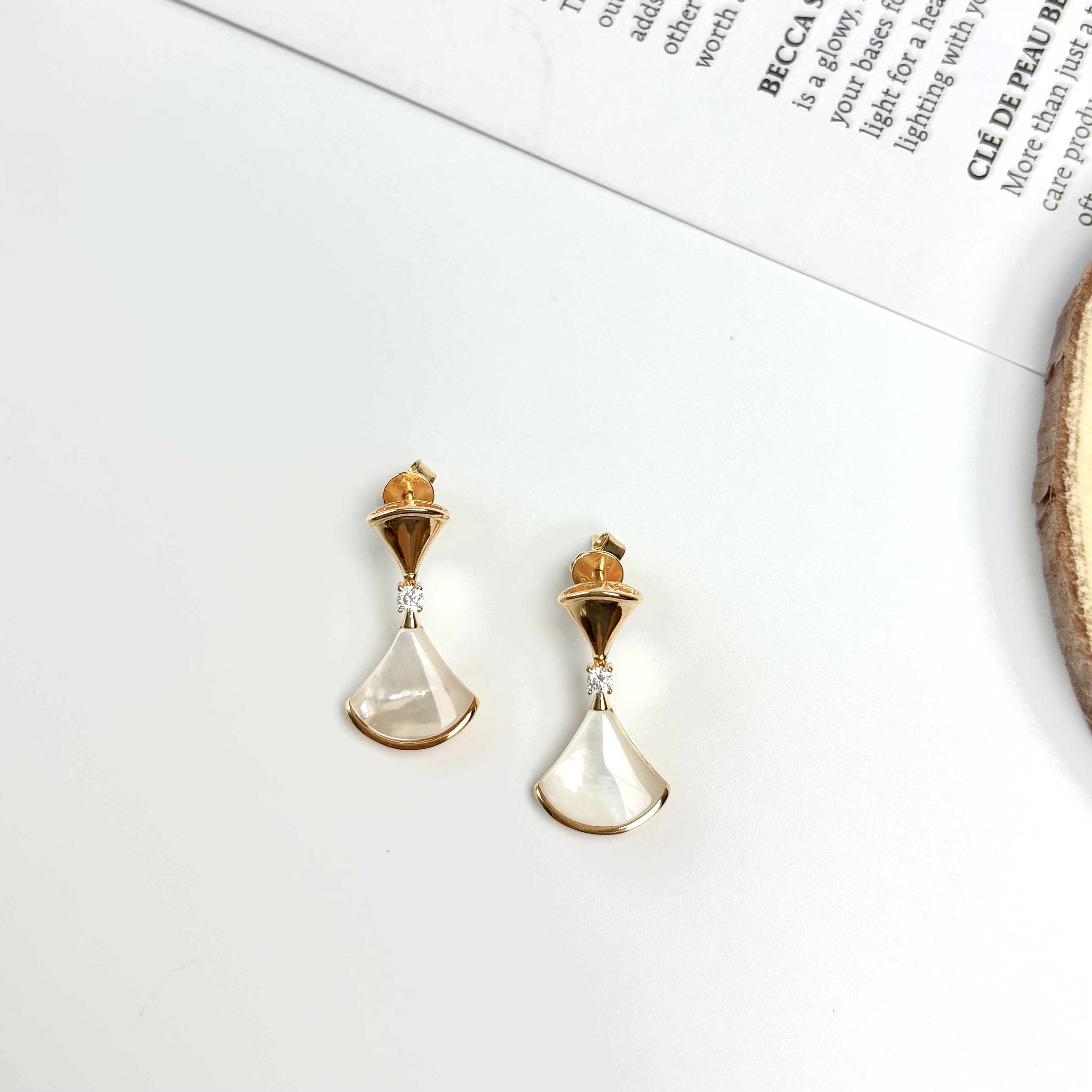 925银合成锆石耳饰 时尚高级气质镀18k金白贝贝裙子耳钉