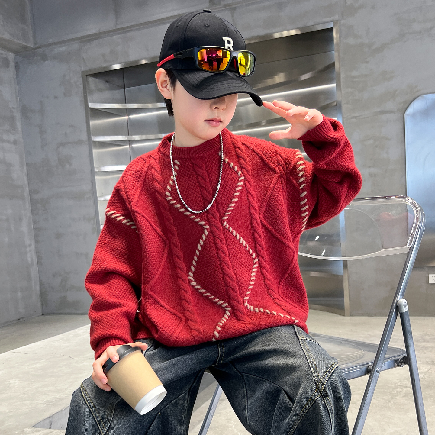 男童本命年红色套头粗麻花毛衣加厚保暖冬季温暖时髦复古菱格毛衣