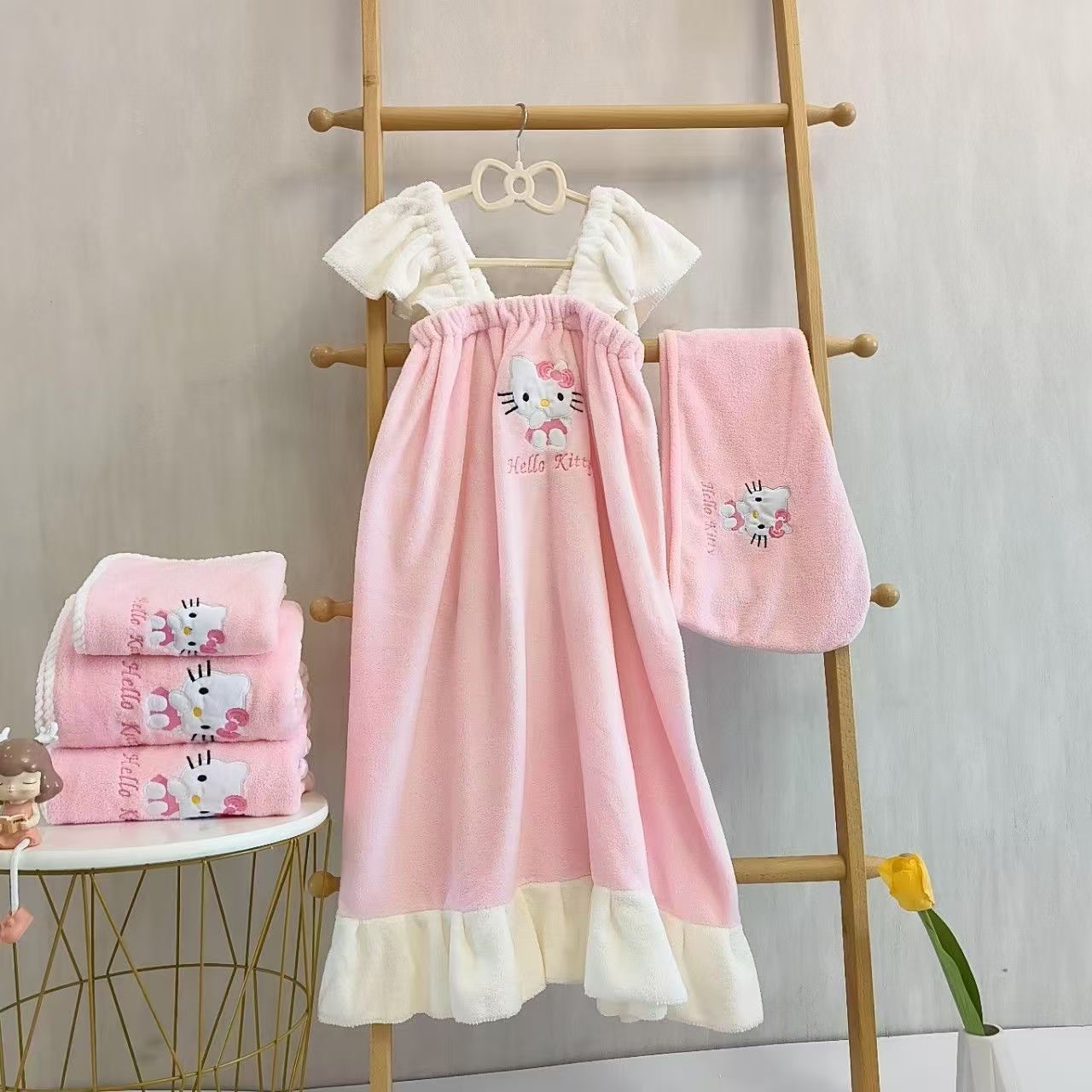可爱Hellokitty吊带浴裙可穿抹胸吸水毛巾刺绣浴巾公主风洗澡浴袍