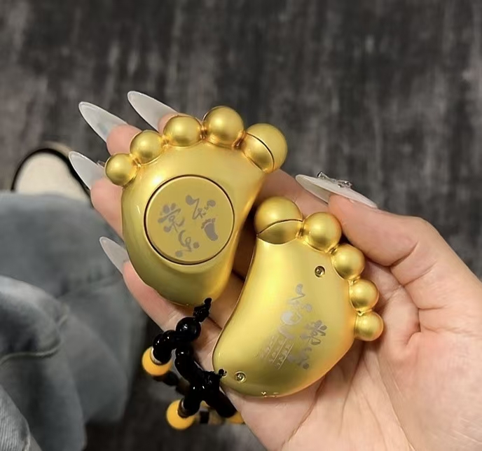 创意脚掌防风直冲打火机网红金属红焰充气打火机手把件礼物送男友