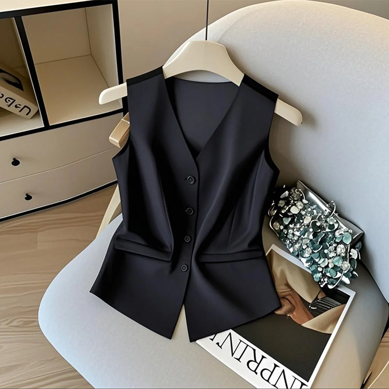 法式气质高级感V领马夹坎肩背心女夏季新款冰凉感缎面开衫短外套