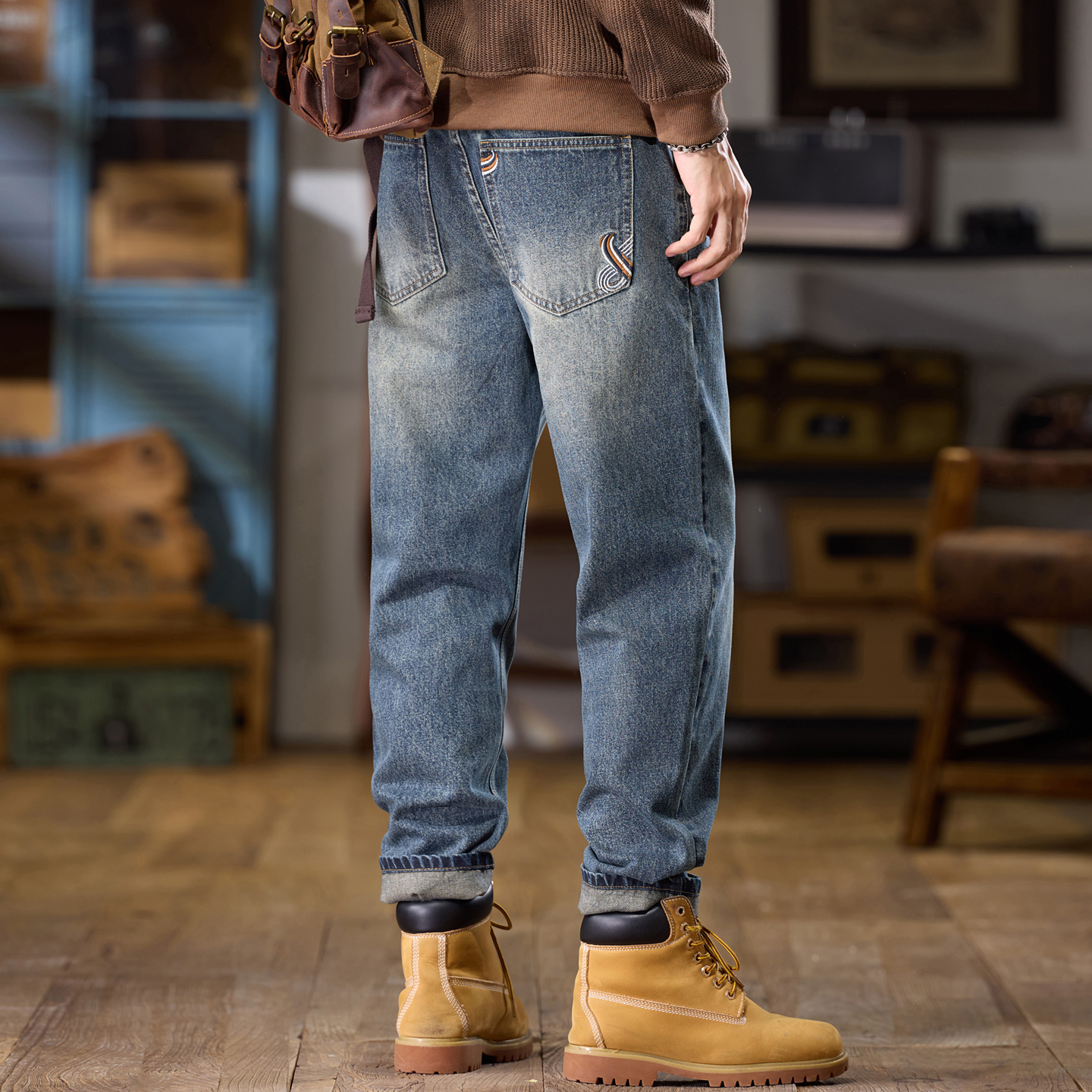 2025秋季新款长裤微宽松无弹力水洗刺绣直筒裤复古牛仔裤休闲长裤