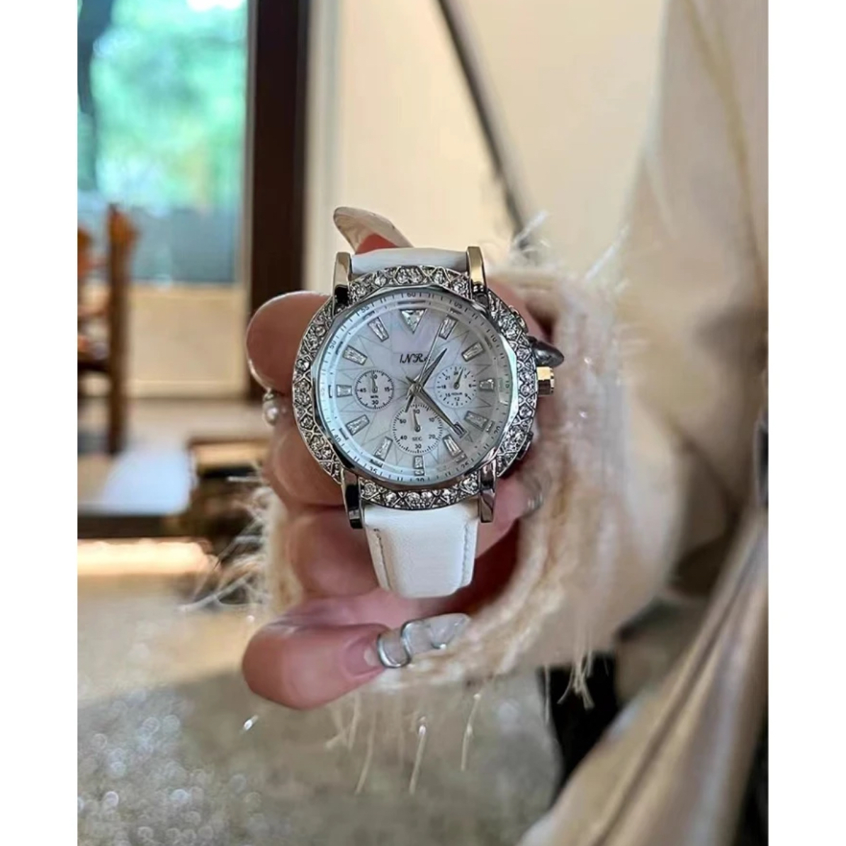 【梦幻女神】气质时尚皮带女款百搭女士防水白色轻奢精致腕表2886