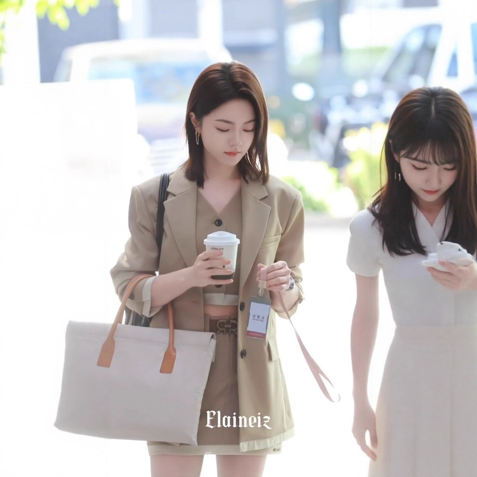 赵今麦同款卡其色西装外套女马甲短裙套装设计感2025早秋新款