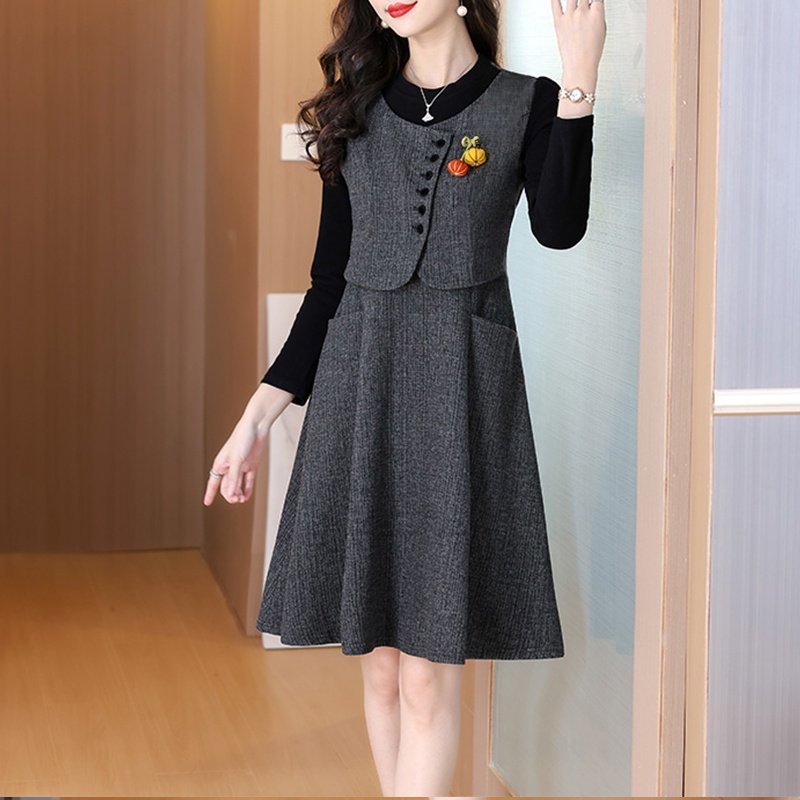 假两件套马甲背心圆领字裙南瓜胸针装饰中老减龄感显瘦连衣裙