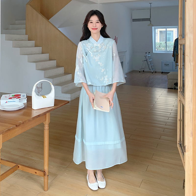 淡蓝色连衣裙套装女新中式刺绣新款国风洋气优雅爆款汉服两件套秋