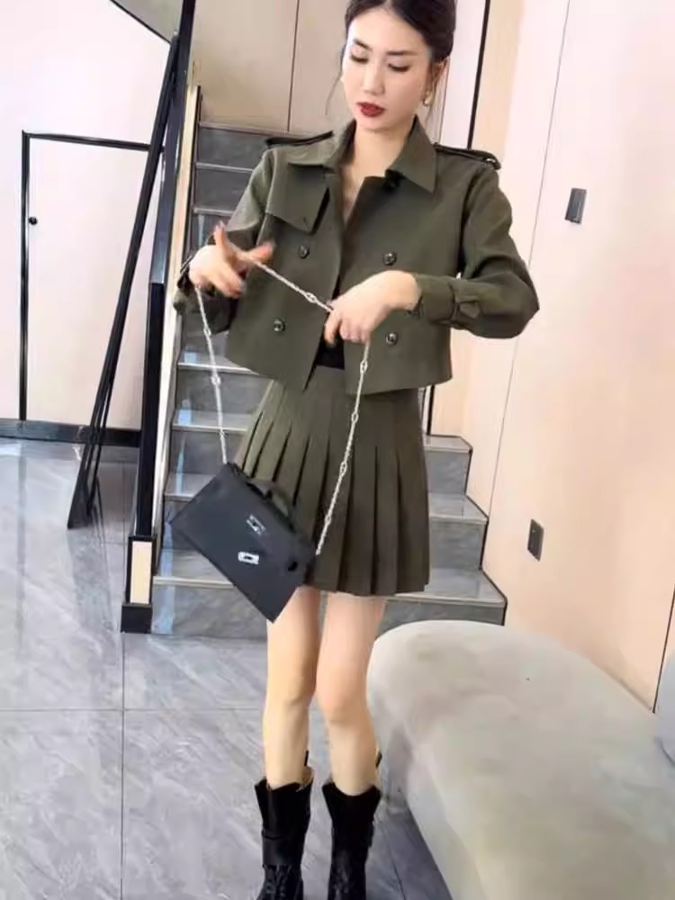 2025秋季新款时尚套装女韩版洋气显瘦短款外套+高腰半身裙两件套
