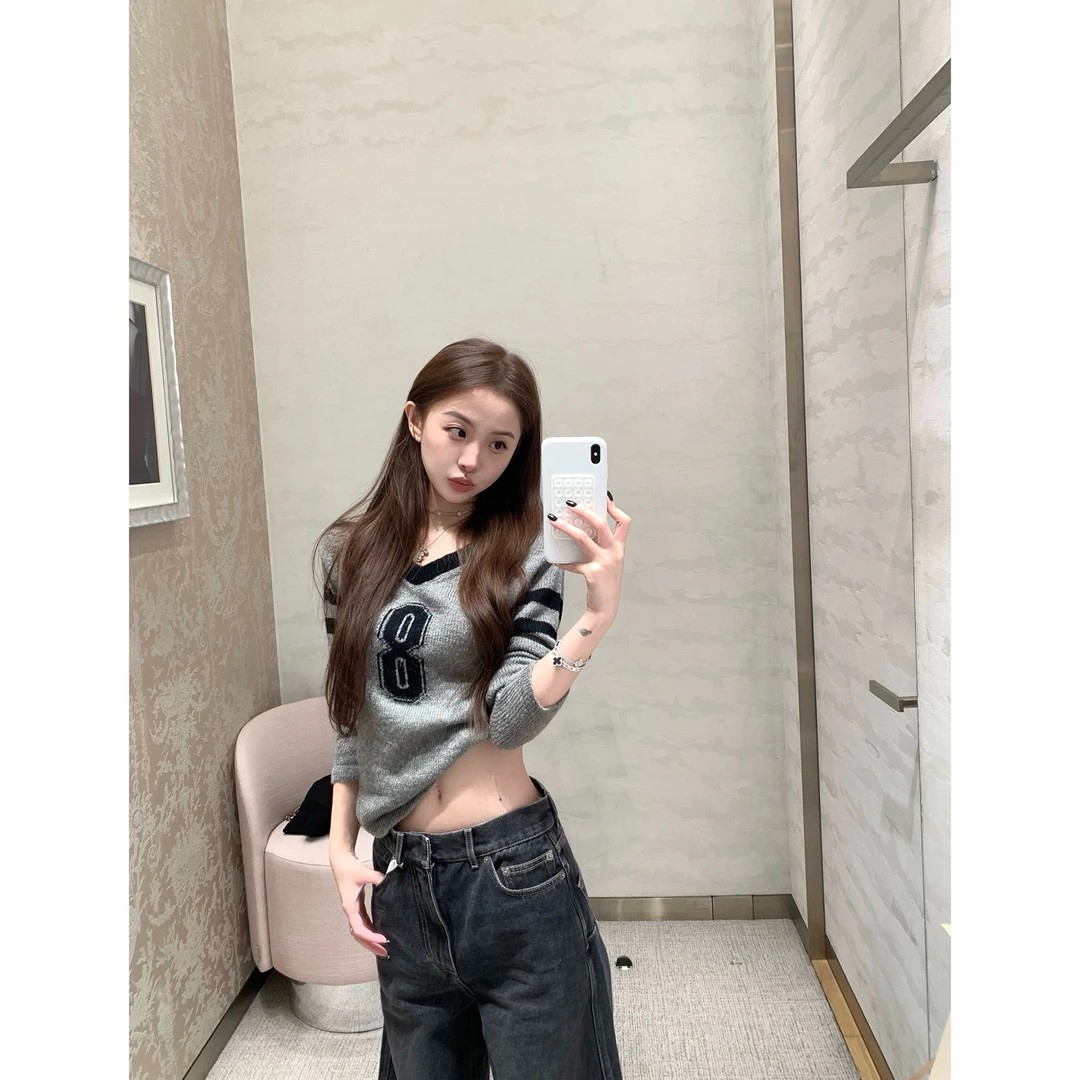8号美式棒球风 撞色v领针织衫上衣 #C1135
