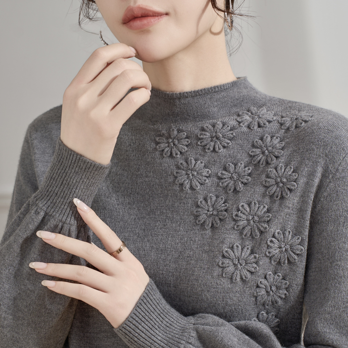 【以•恩】品牌工厂花朵浮雕半高领羊毛衫洋气时尚新款加厚保暖秋冬