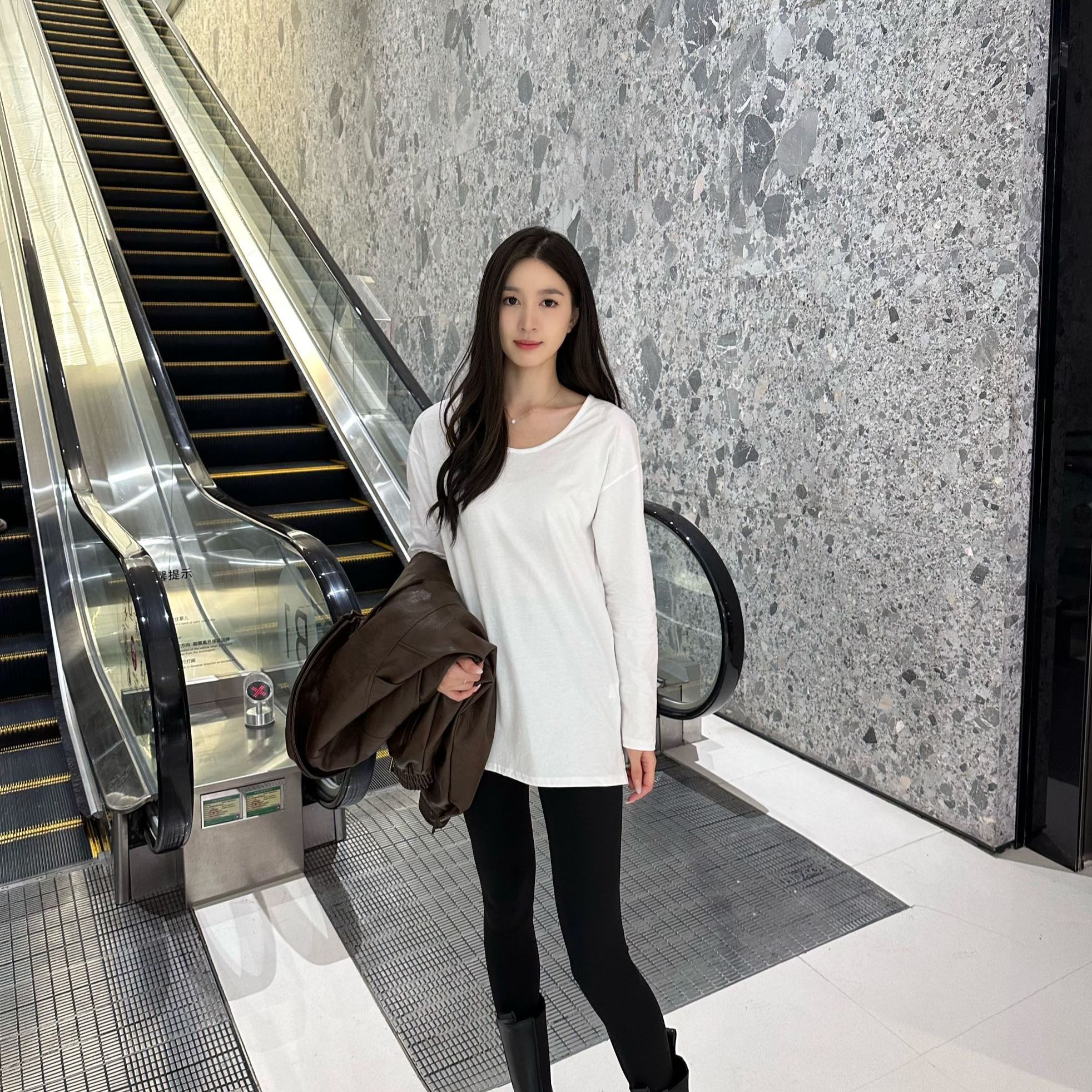 白色打底衫女初秋冬季中长款叠穿内搭女新款宽松遮臀显瘦T恤上衣