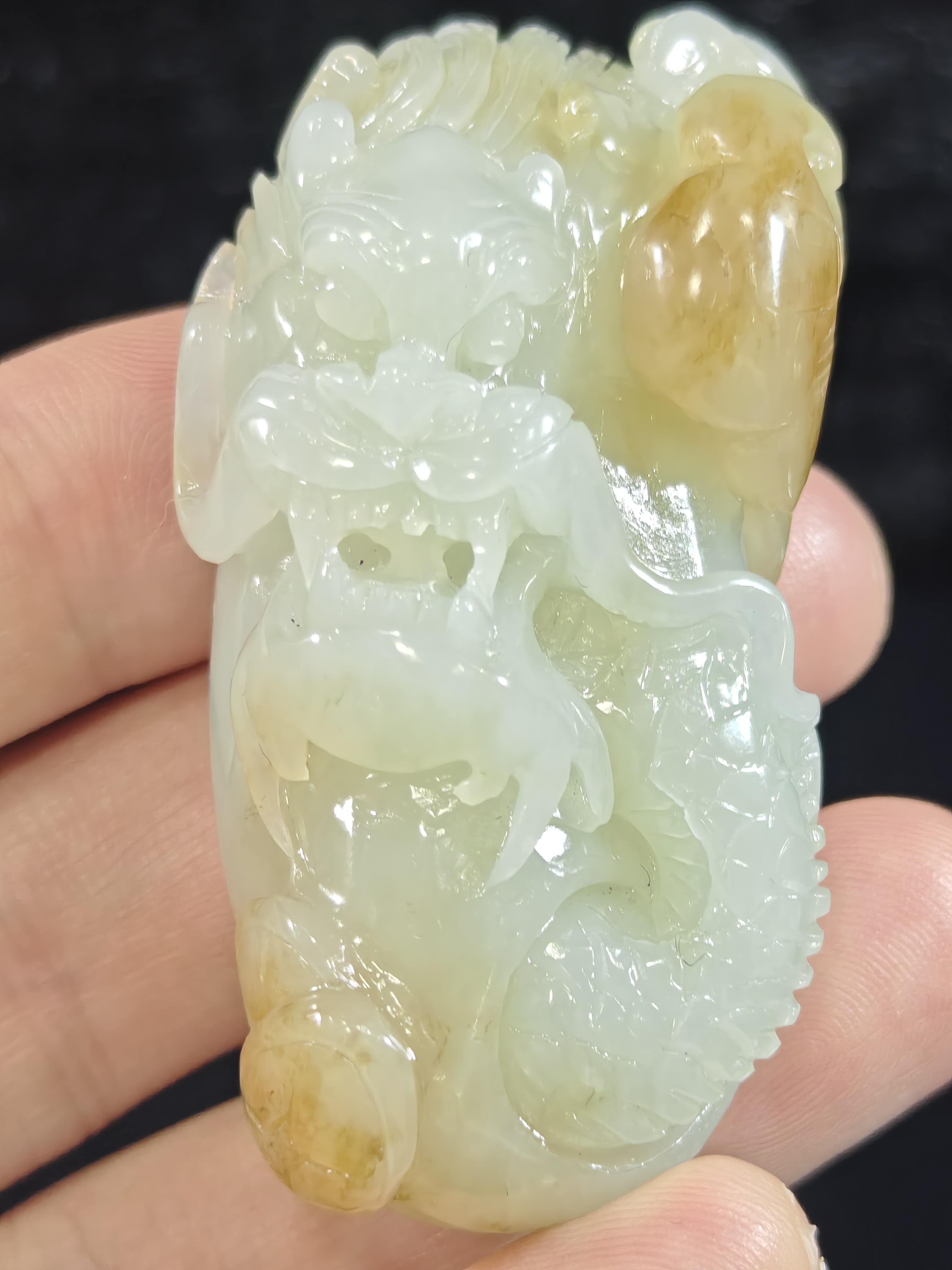 天然和田玉龙行天下吊坠挂件配饰65克59*30*25mm