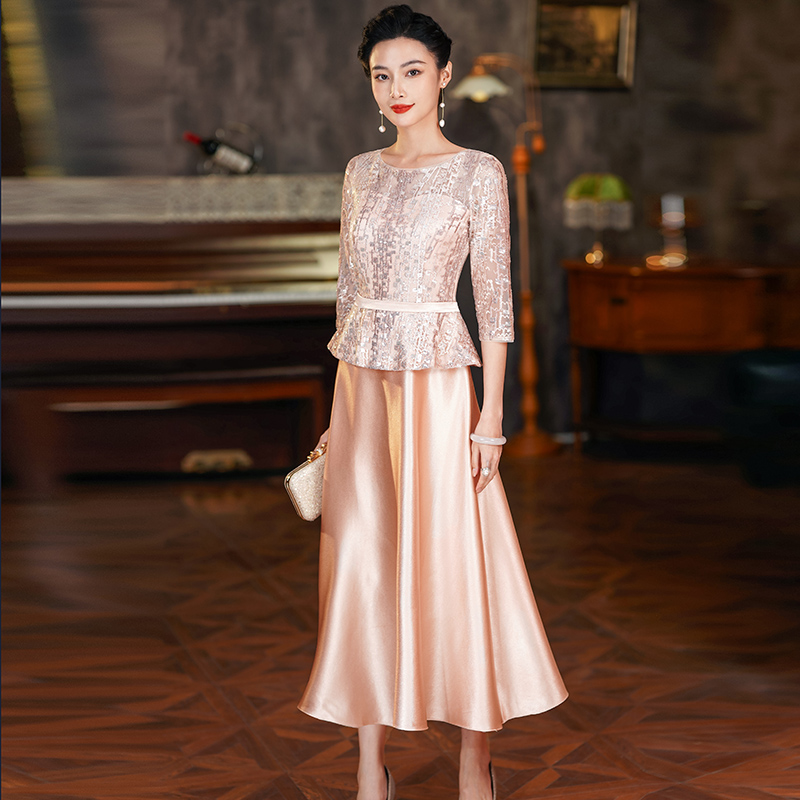 11月份香槟色喜婆婆婚宴装2025新款高贵女方妈妈高端轻奢结婚礼服