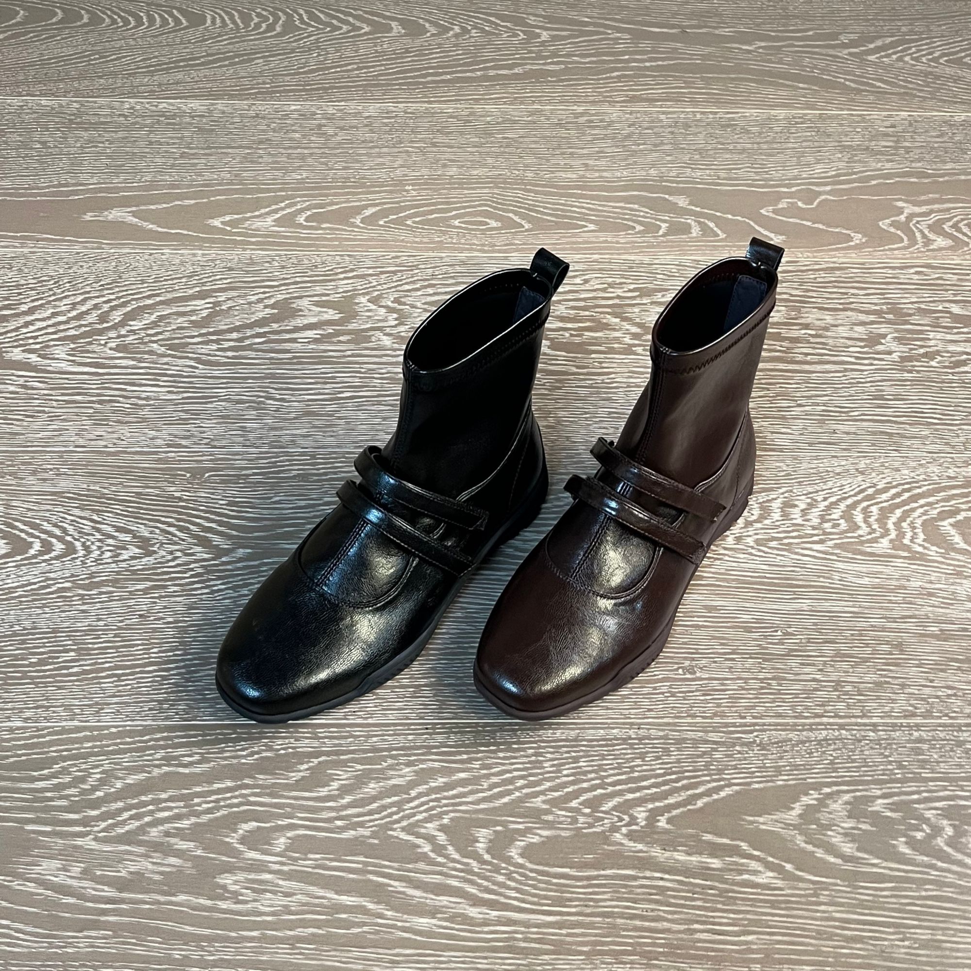 4.5CM牛皮黑色时装马丁靴厚底时装靴休闲软底弹力瘦瘦靴百搭女鞋